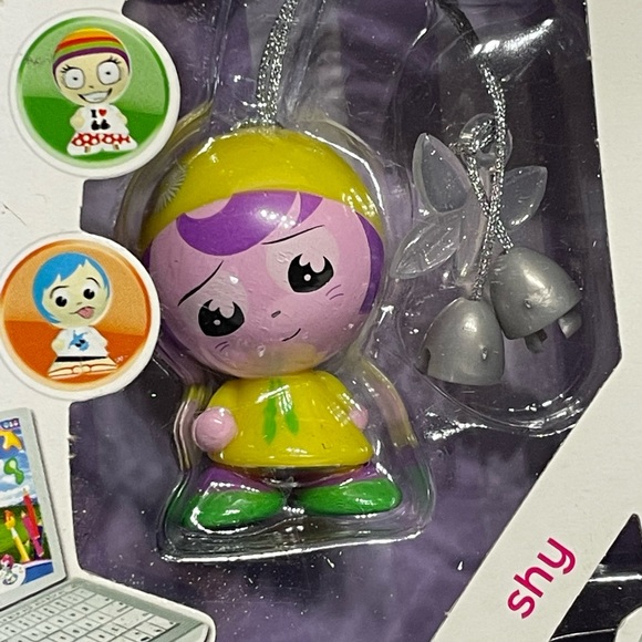 Famps Toy Digital Toy ‘Blush’ Shy Character NEW in Box! - Picture 2 of 5